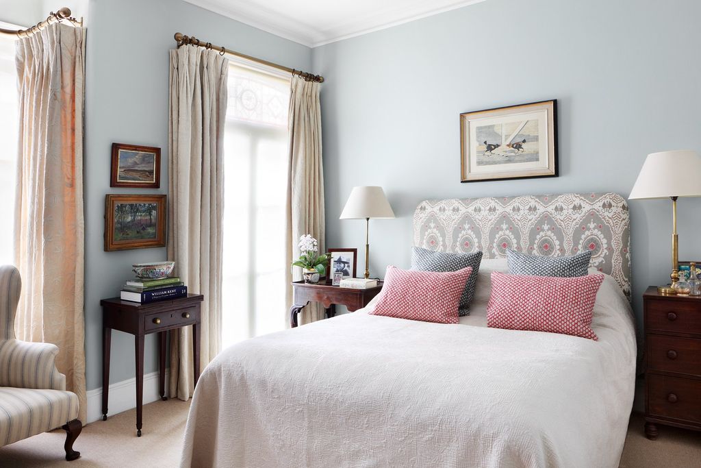 Henry and Sophie's bedroom.