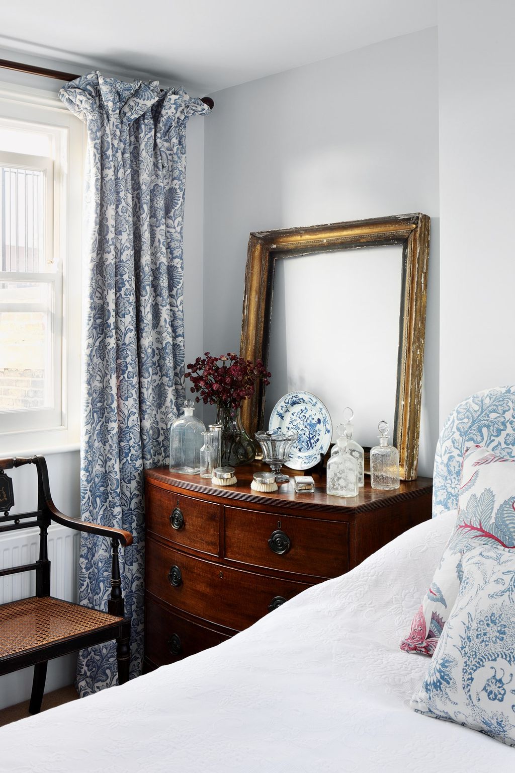 Image may contain Furniture Room Indoors Bedroom Interior Design Cabinet and Living Room