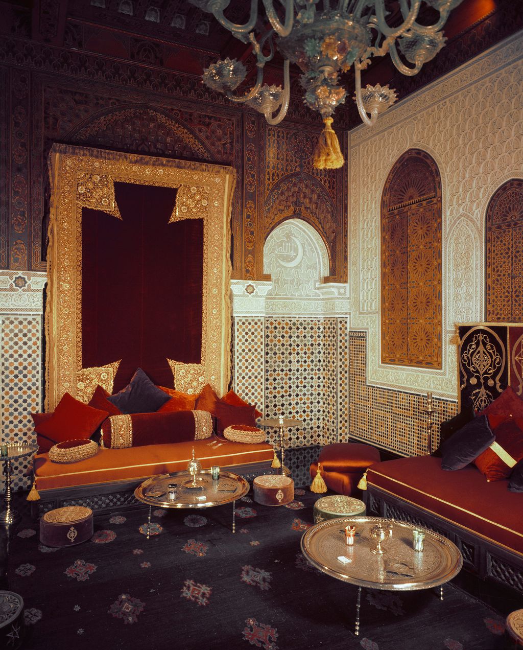 Image may contain Furniture Room Indoors Living Room Couch Reception Waiting Room Reception Room Lobby and Table