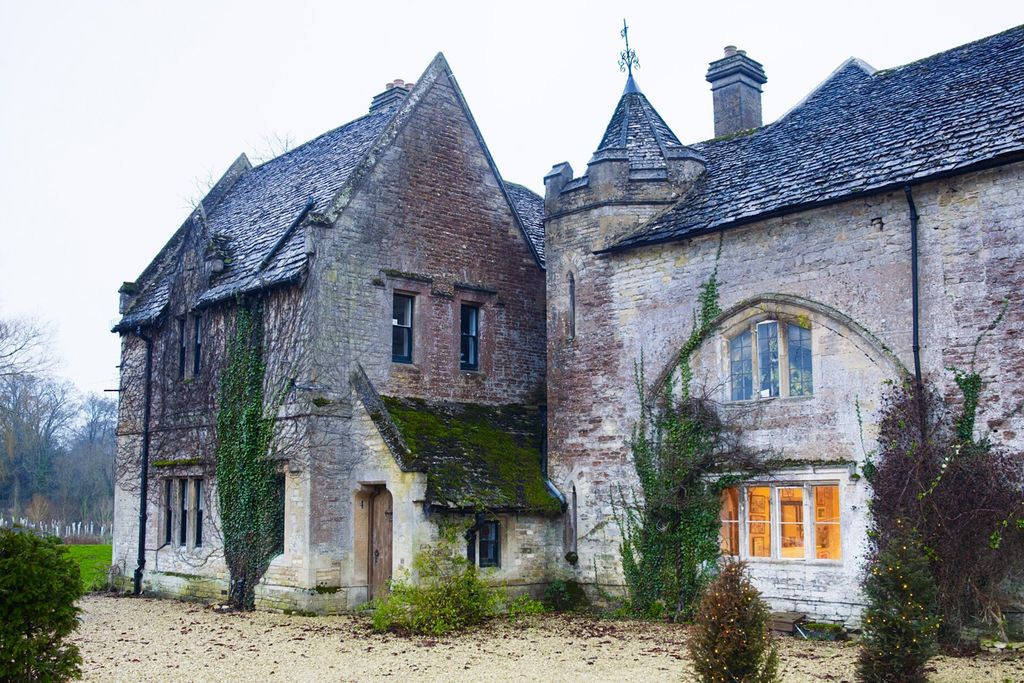 The exterior of Ham Court.