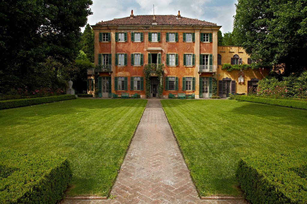 Image may contain Plant Grass Lawn and Campus