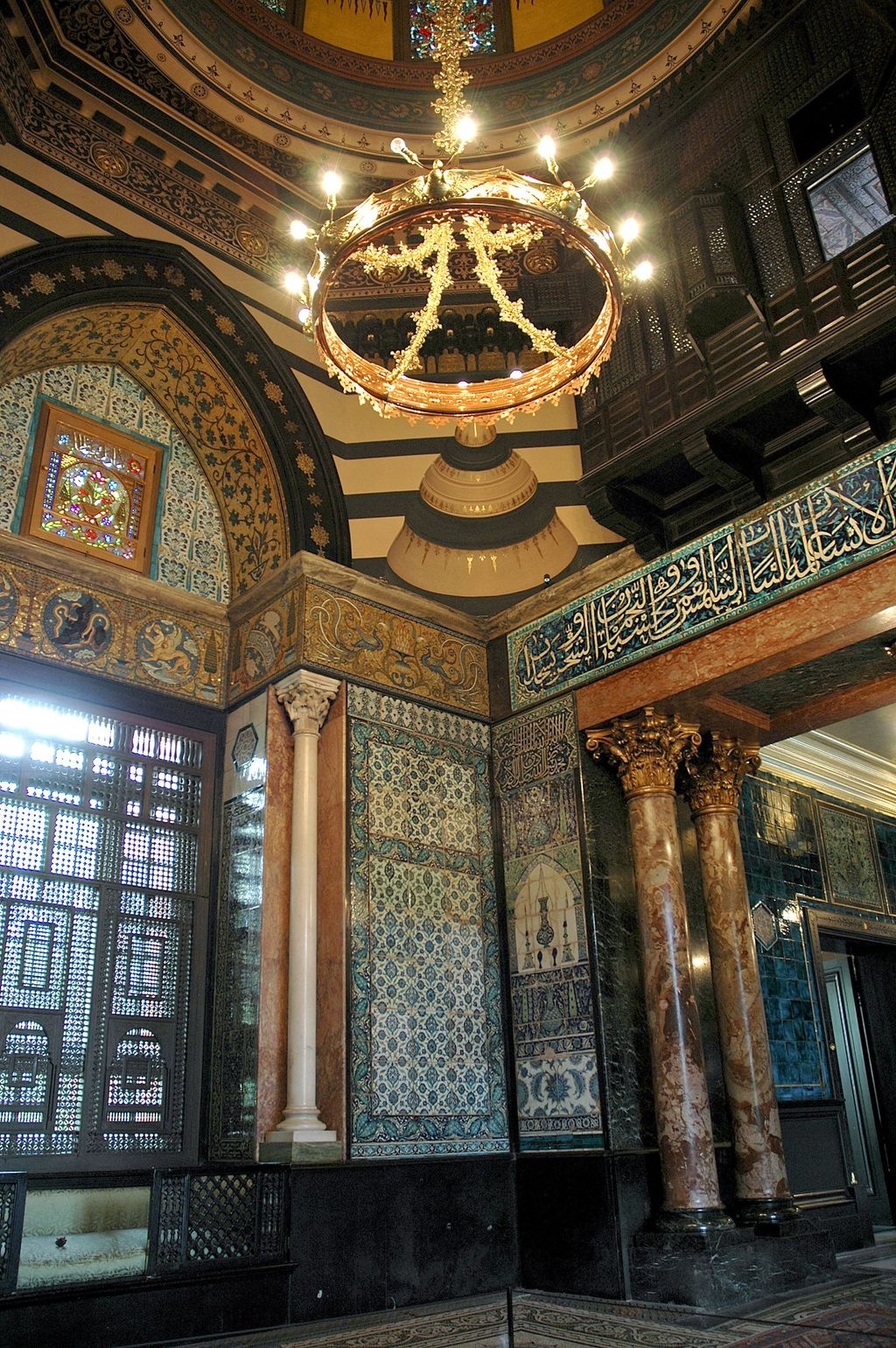 This former residence of the Victorian painter Frederic Leighton is the absolute antithesis of the traditional artist's...