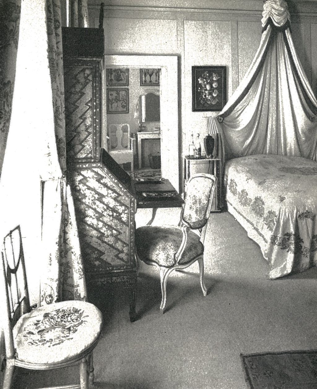 Image may contain Furniture Chair Indoors Room Bedroom Bed Home Decor and Dorm Room