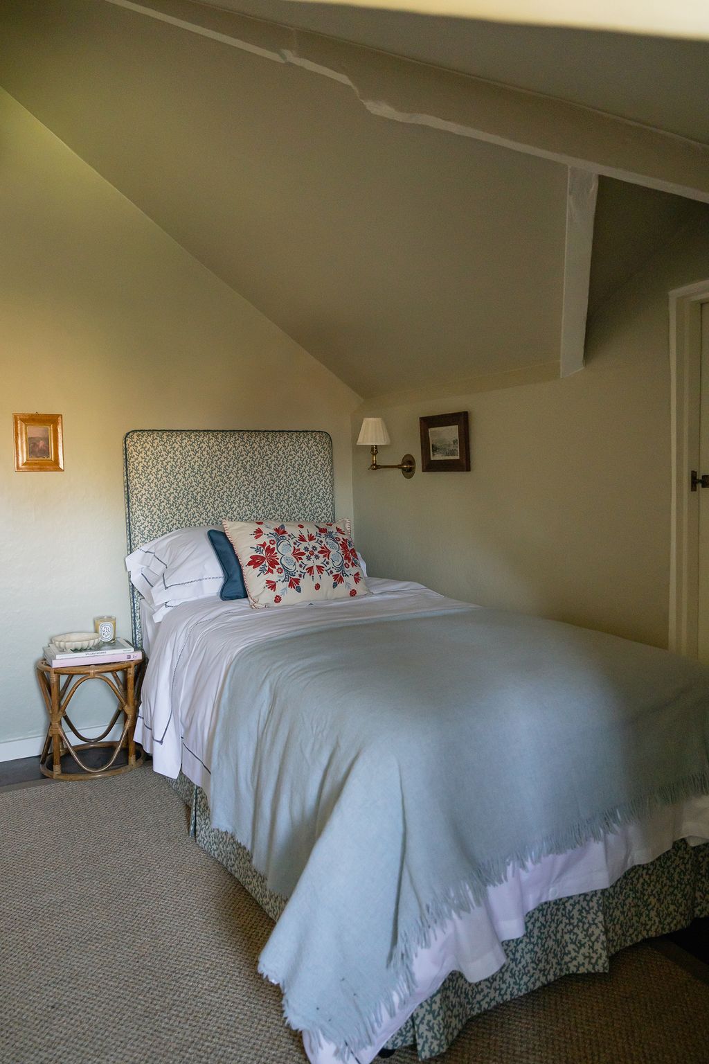 Another eaves room is more muted.