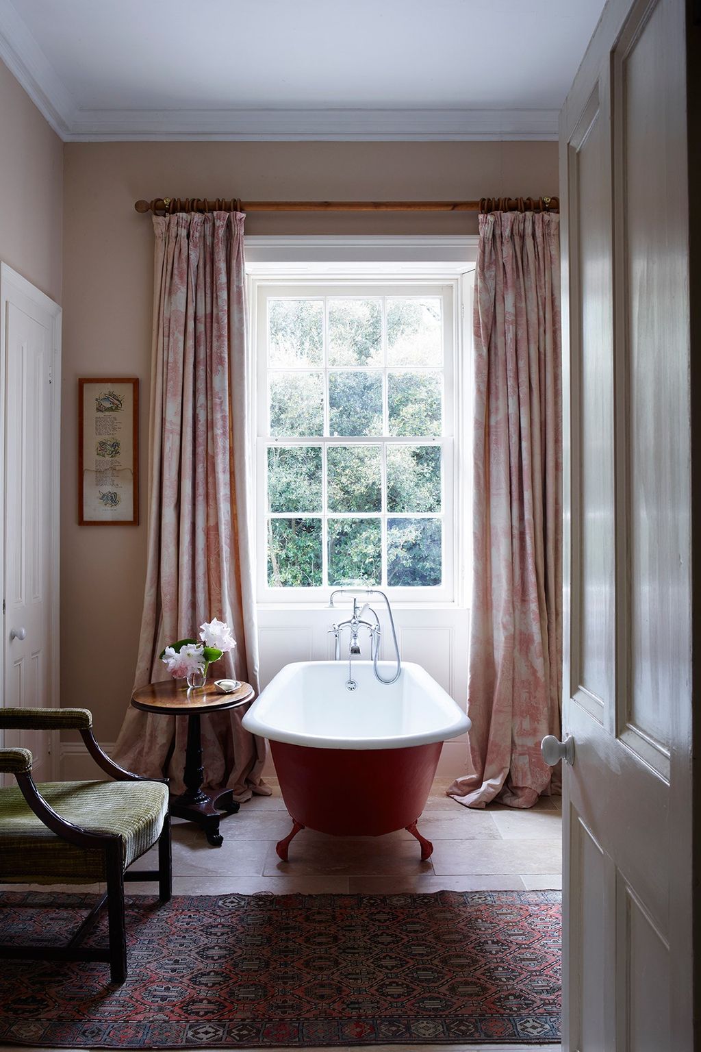 Image may contain Tub Bathtub Indoors Room and Interior Design
