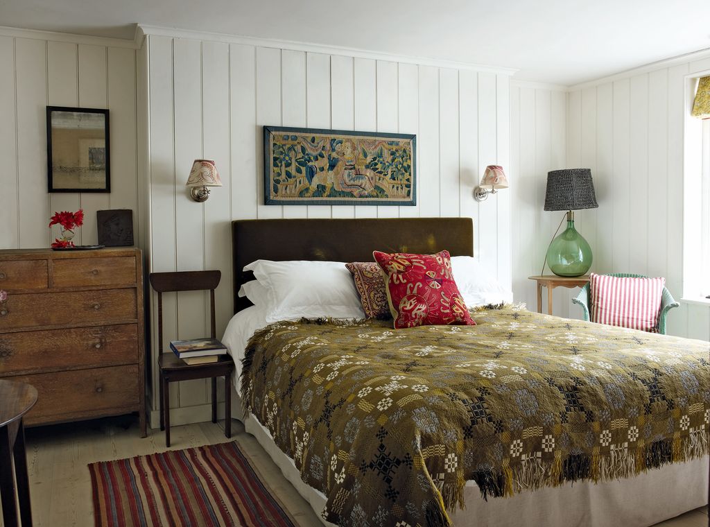 Image may contain Indoors Room Bedroom Furniture Bed and Interior Design