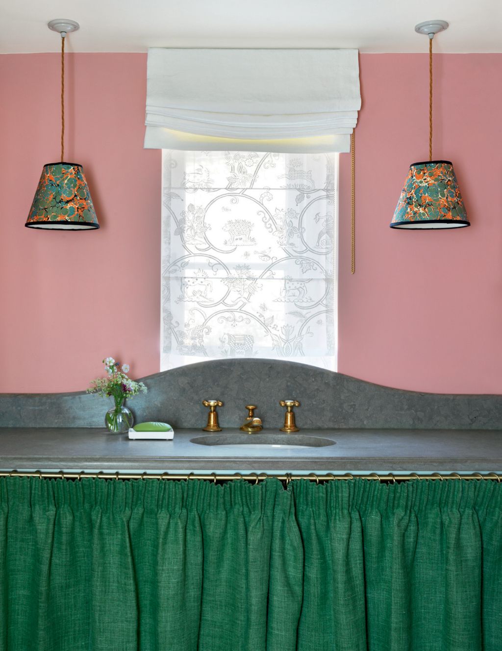 Beata Heuman has used ‘Little Animals a cotton by Celia Birtwell that has since been discontinued as a sheer behind the...