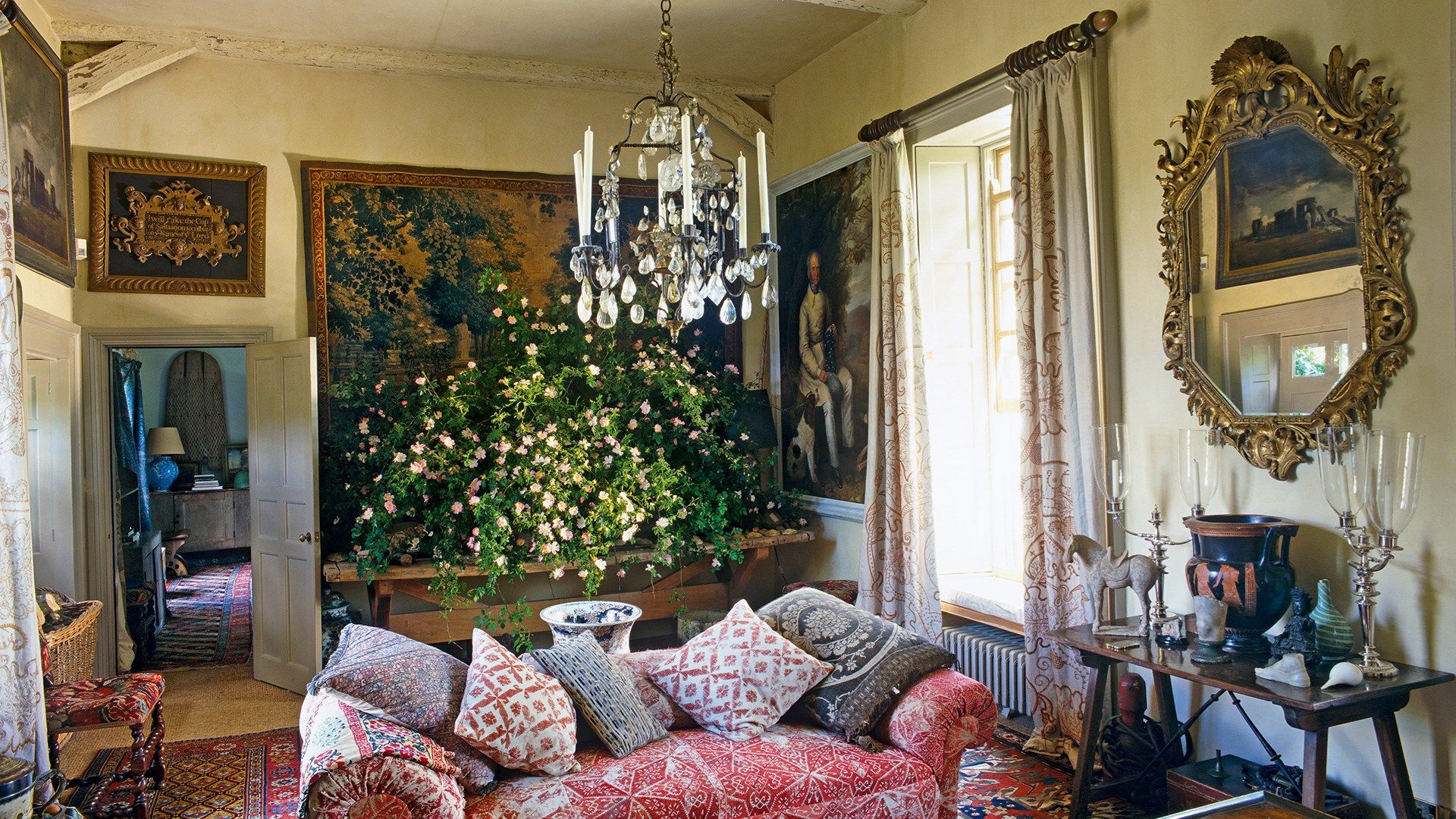 Image may contain Living Room Room Indoors Furniture Couch and Flooring