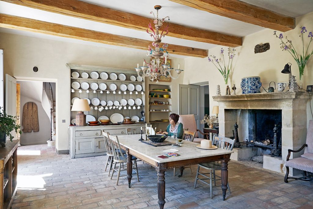 Robert Kime France kitchen