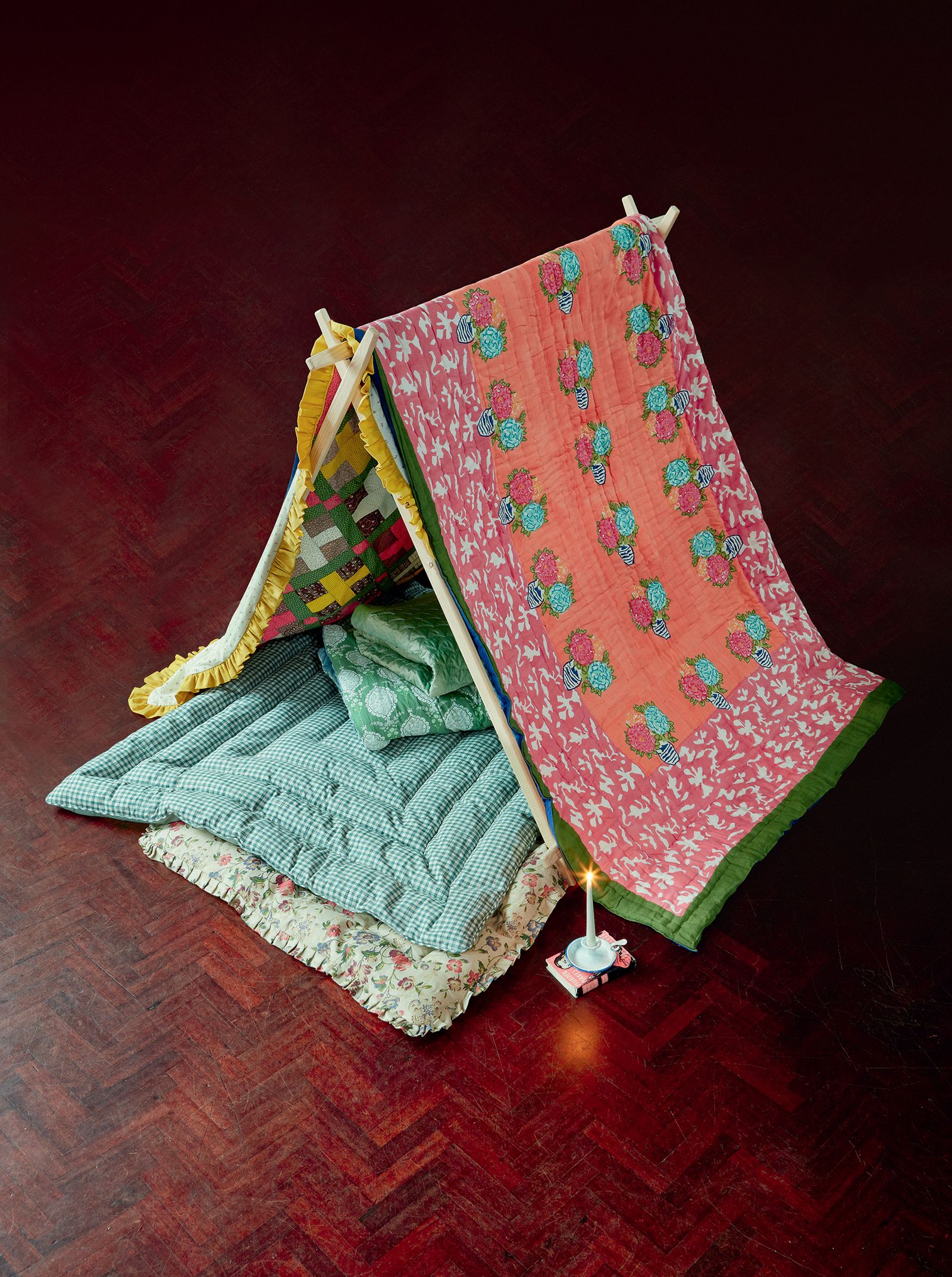 Image may contain Handbag Accessories Purse Accessory Bag Furniture and Blanket