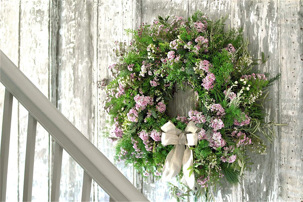 Who better to learn from than the florist who styled Harry and Megans wedding Philippas workshop is slightly different...