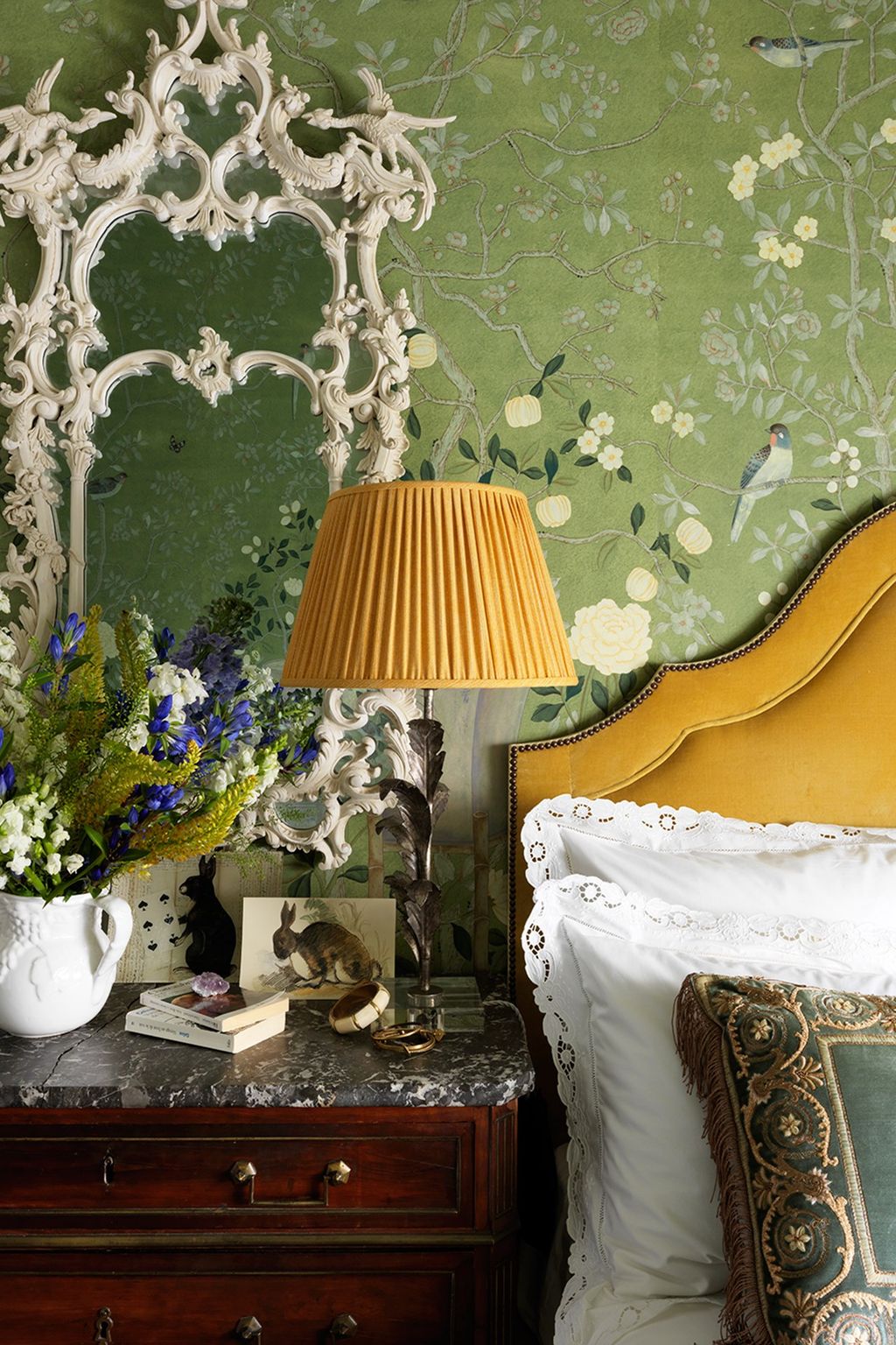 Bedroom with Green Floral de Gournay wallpaper | Bedroom Ideas