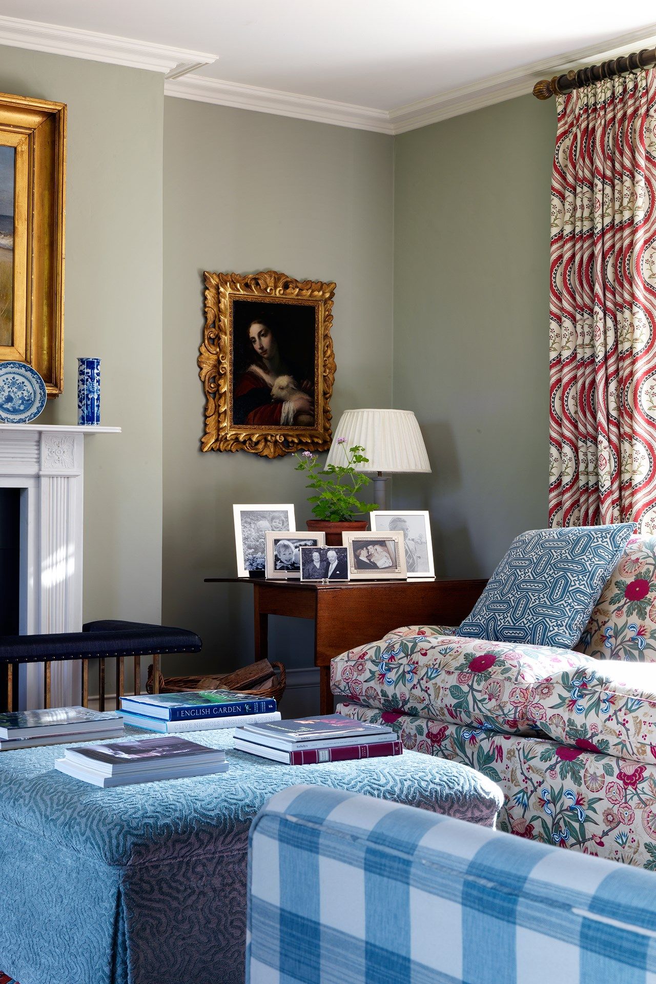 Image may contain Living Room Room Indoors Furniture Couch Interior Design Home Decor Elisabetta Sirani and Bed