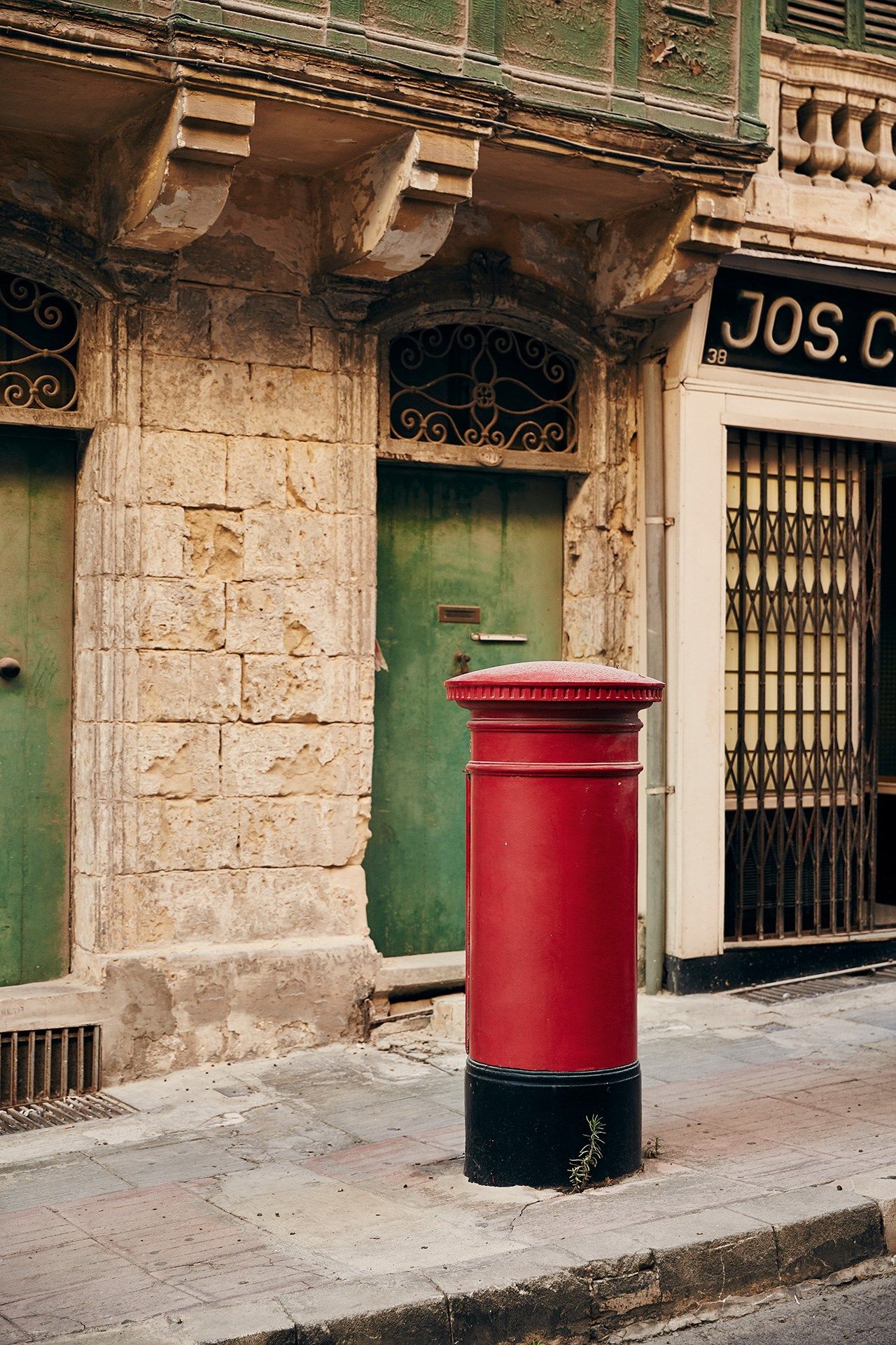 Street life in Valletta