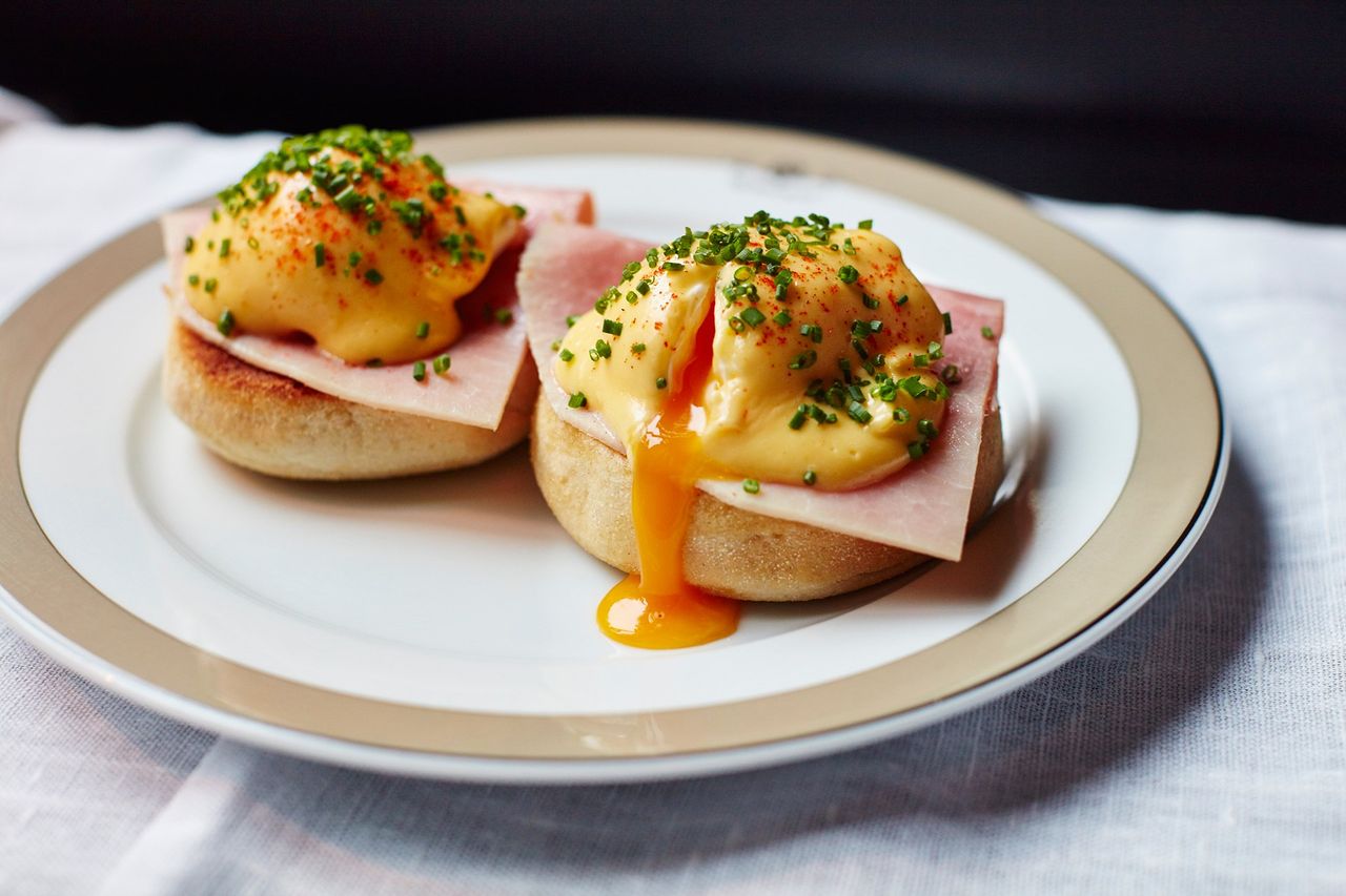 Image may contain Food Bread Burger Seasoning Dish Meal and Sesame