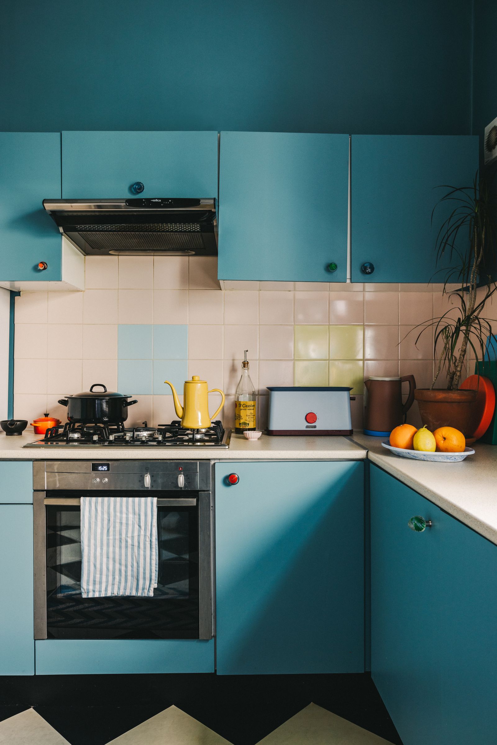 Image may contain Indoors Room Oven Appliance and Kitchen