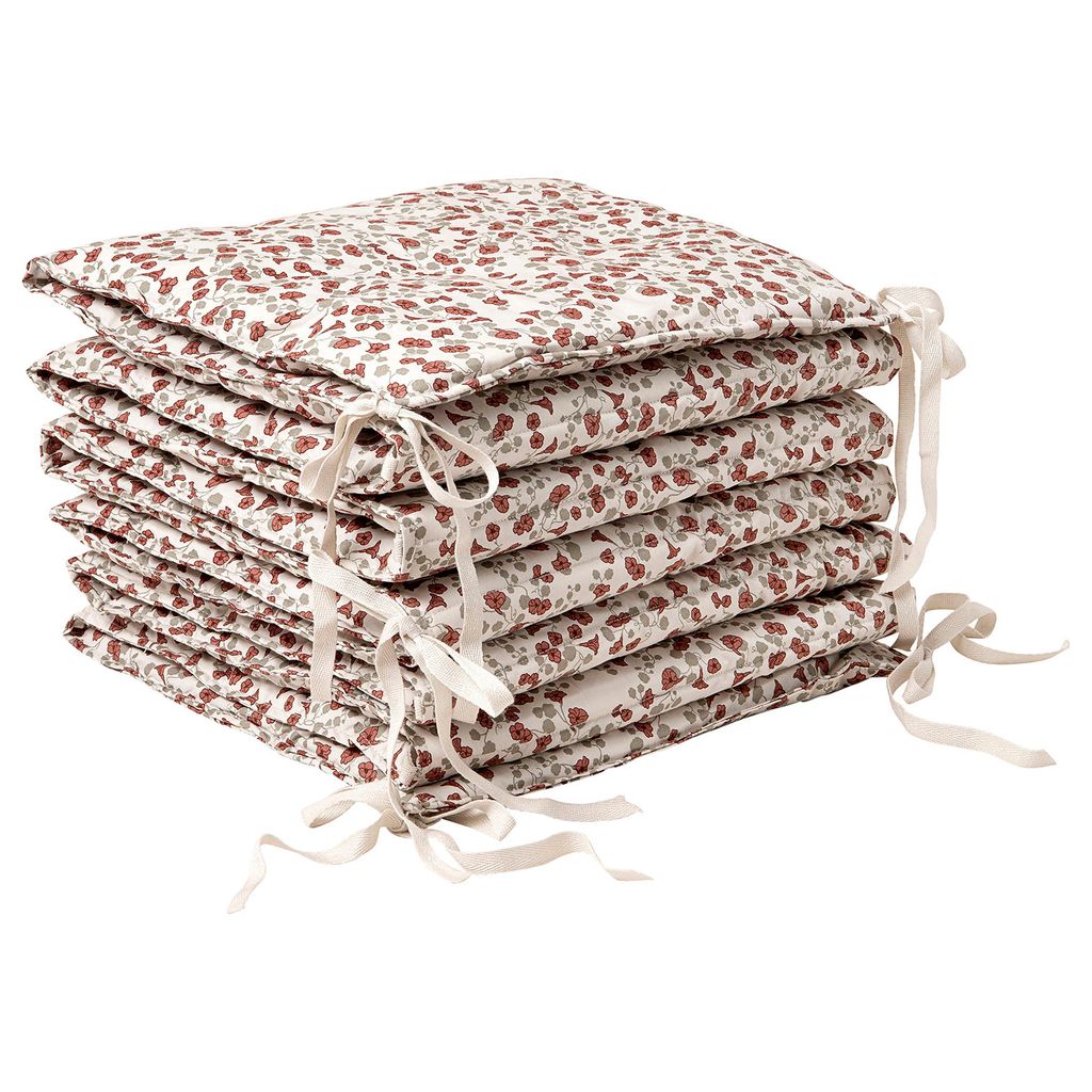 Garbo  Friends Cream Royal Cress Bumper 360 x 30cm 92 from Alex and Alexa.  If you need a bumper be sure to make it...