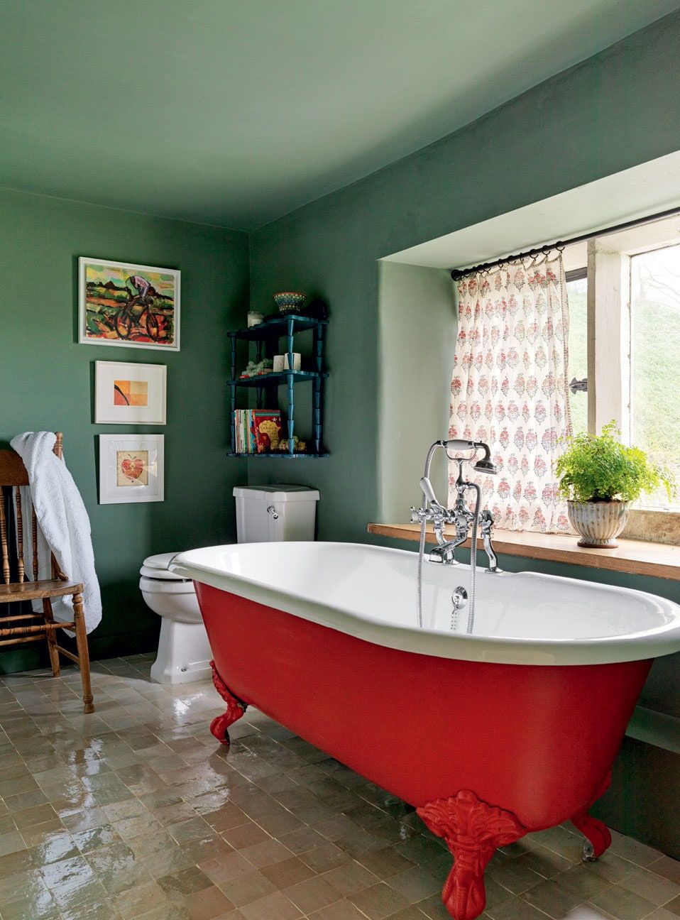 Image may contain Tub Bathtub Interior Design Indoors and Room