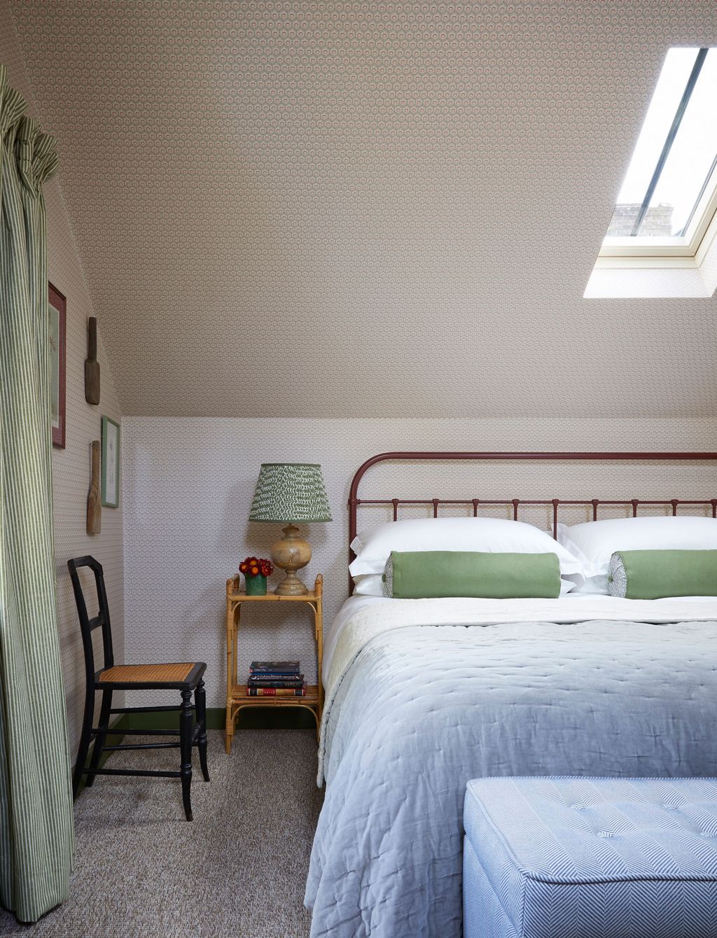 The master bedroom is above the kitchen and also a newer addition to the cottage meaning it has generous proportions and...