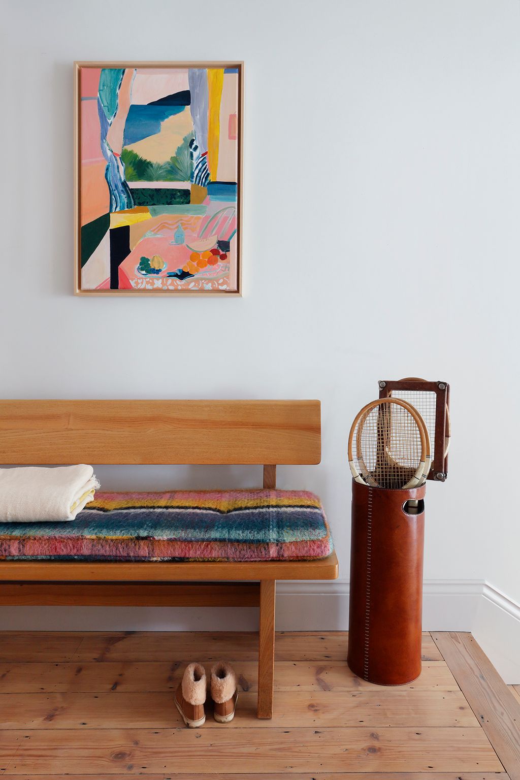 Sarah found the Swedish hall bench on antiques portal Pamono and had a long seat cushion made from Pierre Frey fabric.