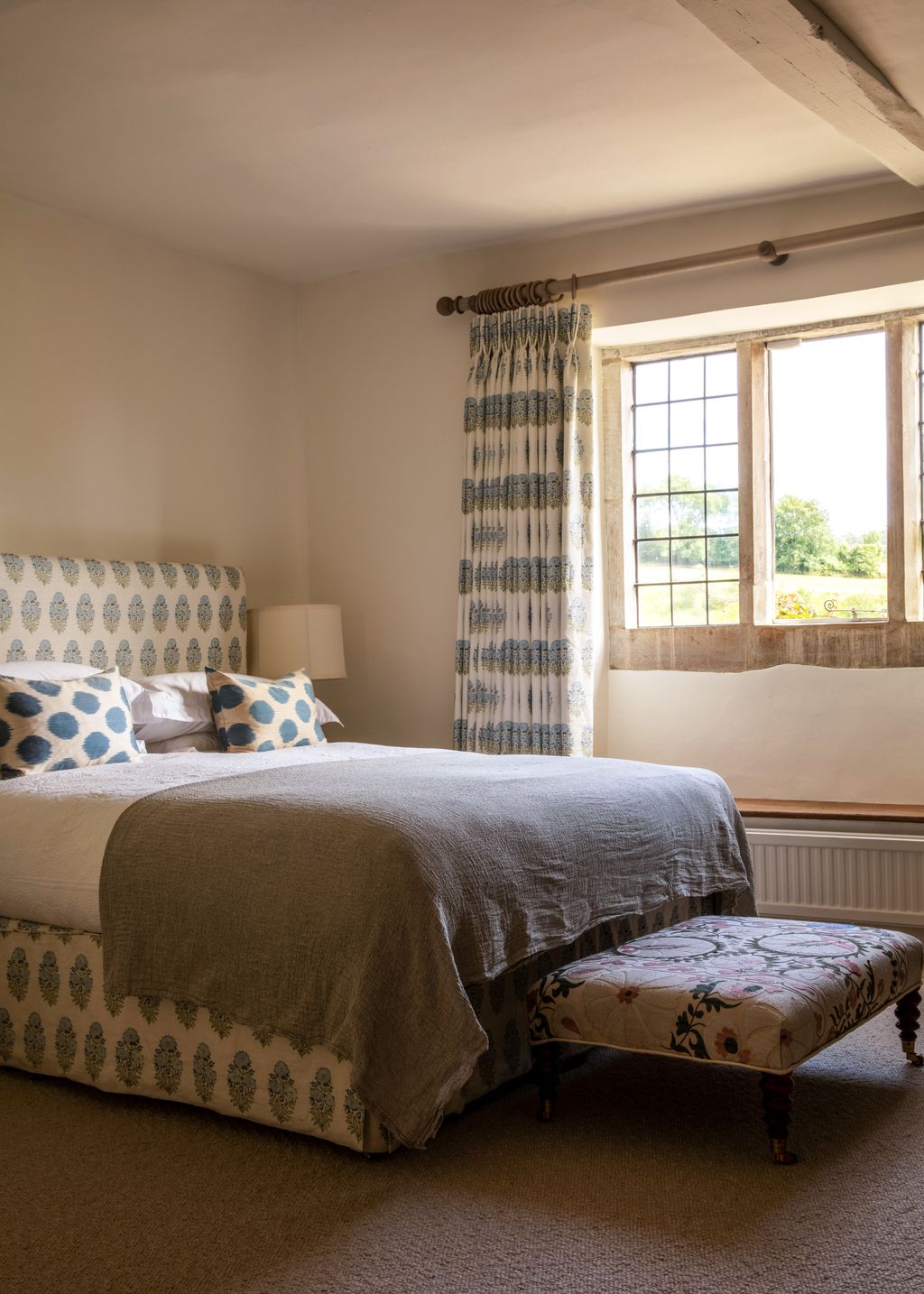 Image may contain Indoors Room Bedroom Furniture Bed and Dorm Room