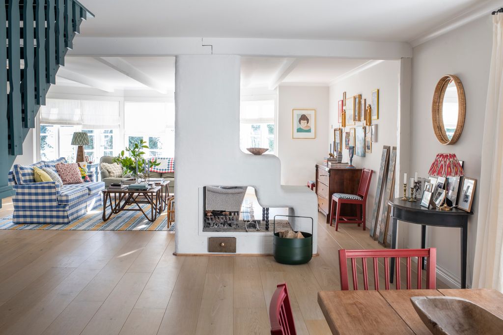 Image may contain Flooring Wood Floor Furniture Chair Plywood Hardwood and Indoors