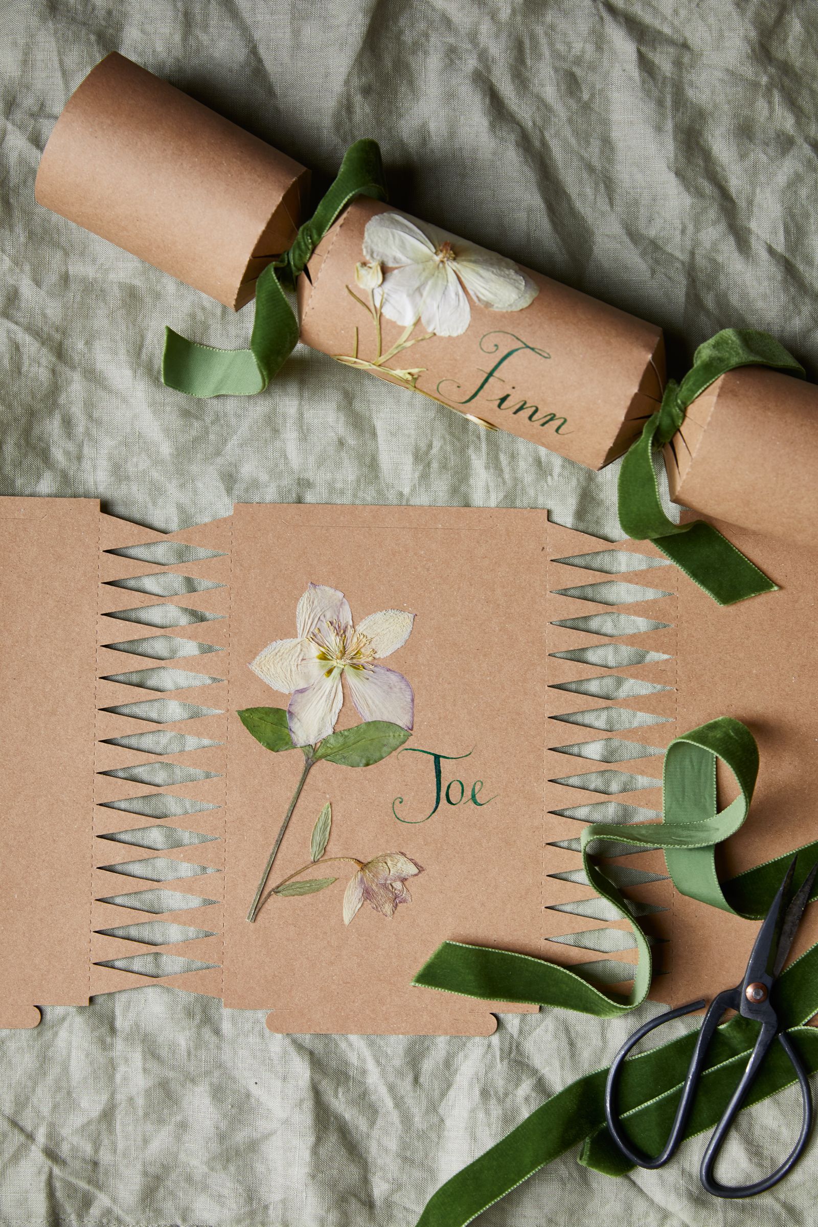What to do with pressed flowers