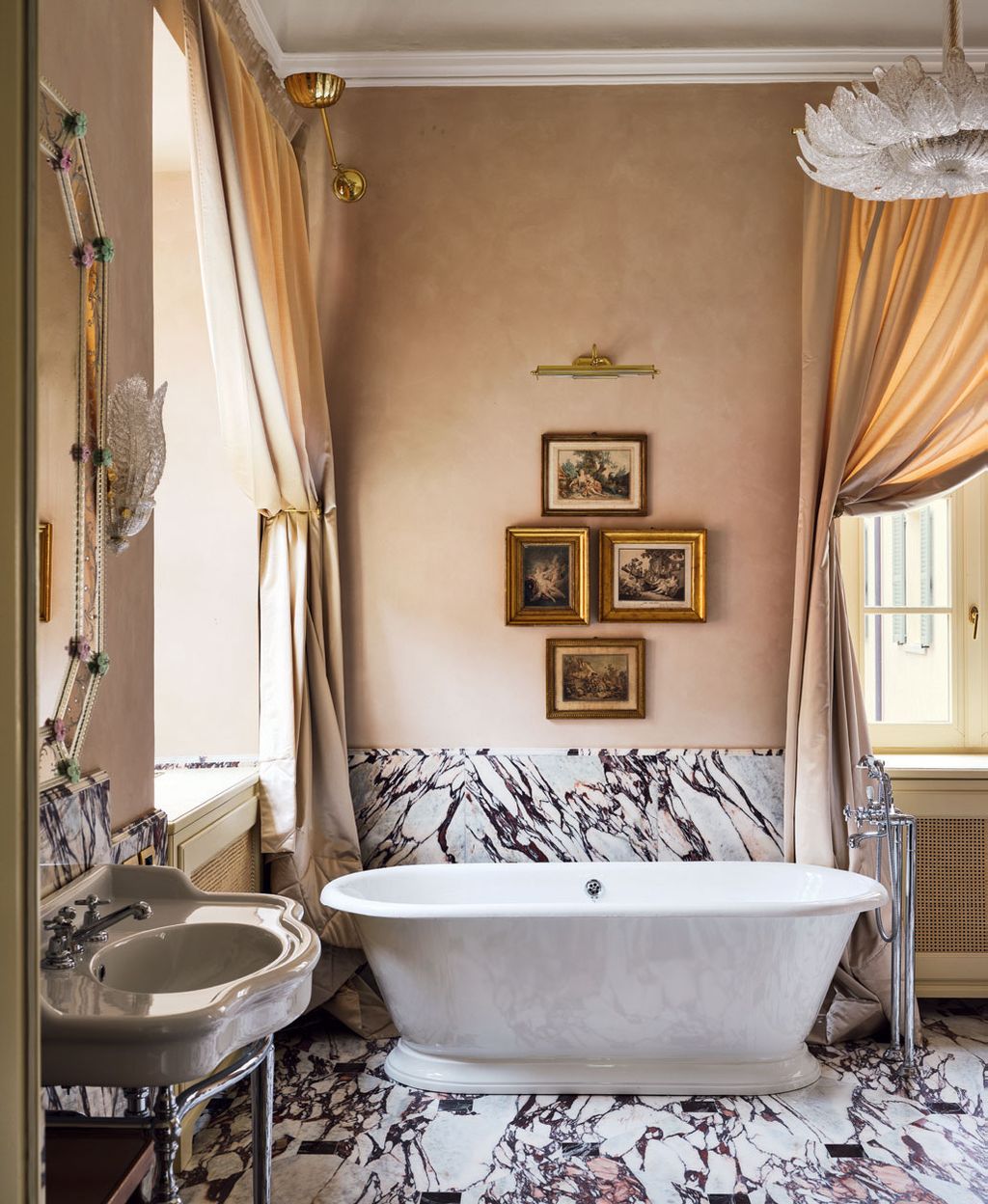 Image may contain Tub Bathtub Interior Design Indoors and Room