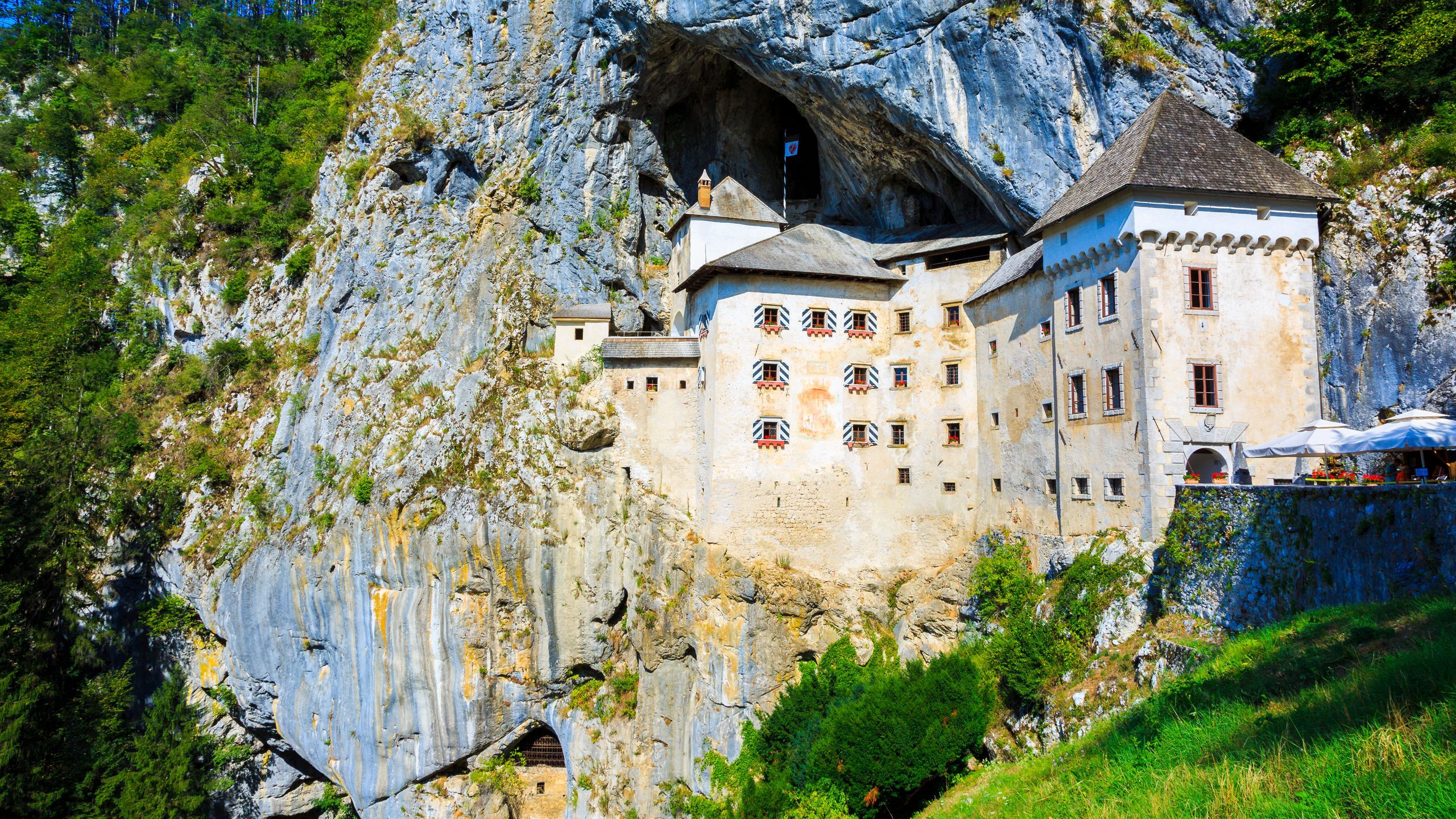 Predjama Castle
