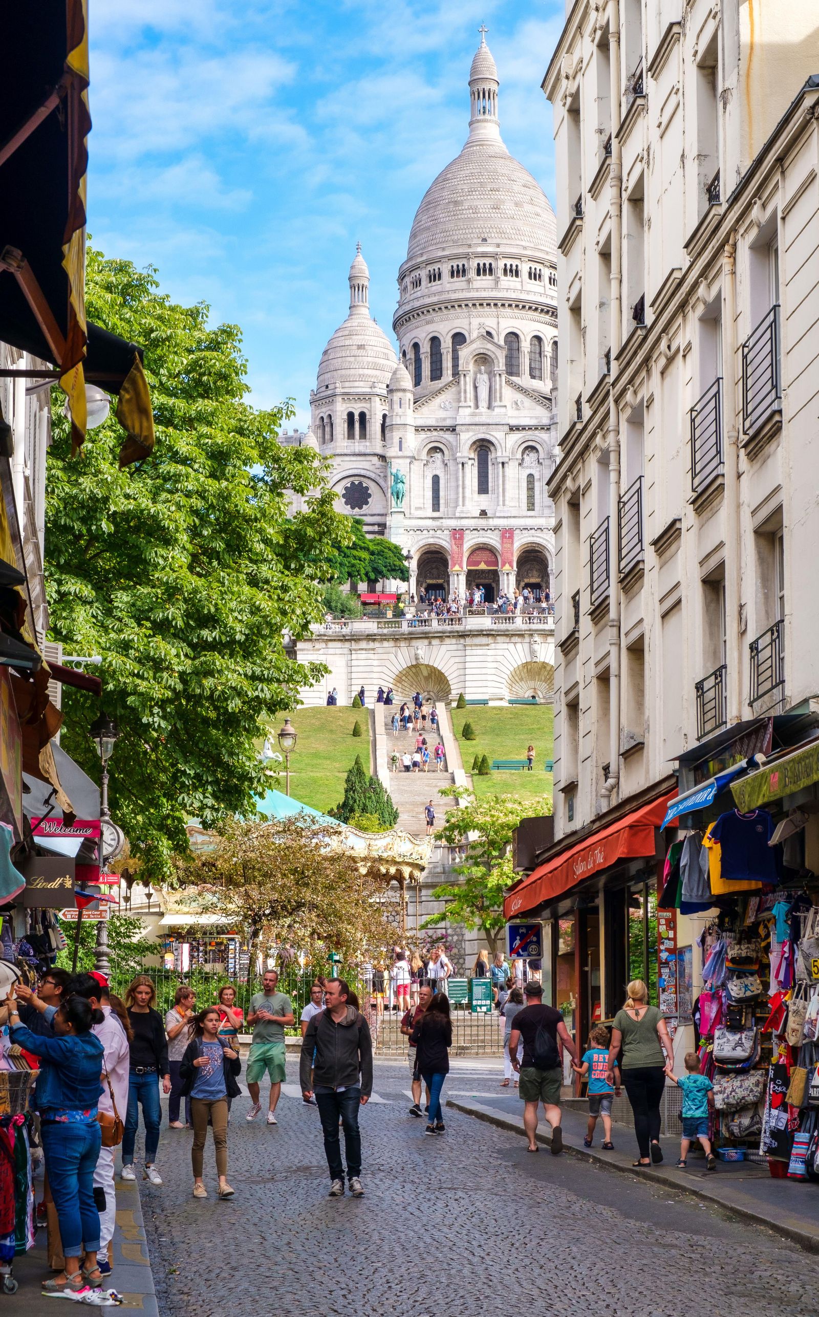 The Basilique SacrCœur towering above the Montmartre neighbourhood.