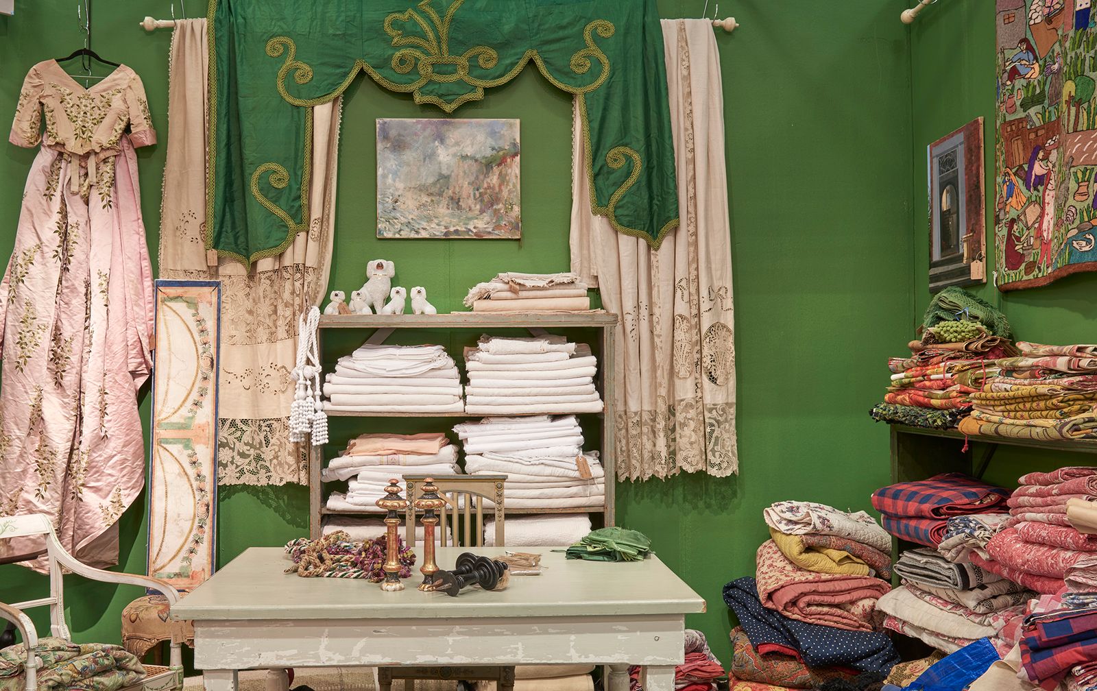Su Mason's stand at The Decorative Antiques amp Textile Fair