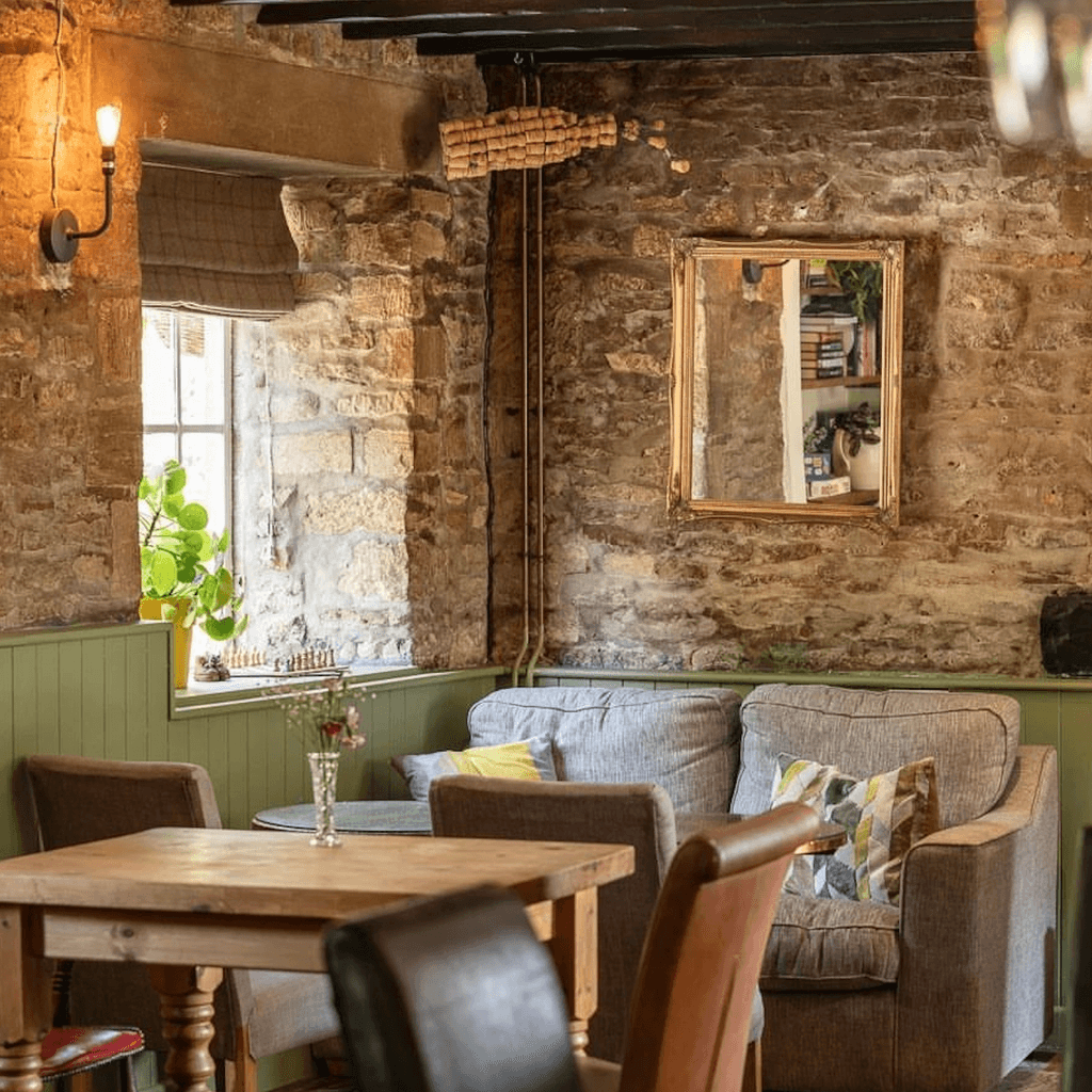 Run by Siobhan  Tom Addy and Ryan Humphrey a group of three foodie friends The Carpenter's Arms is one of the most...