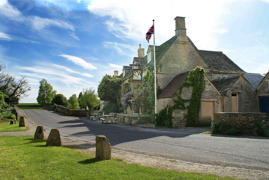 On the scenic banks of the River Windrush within easy distance of Burford and Stow on the Wold is this glorious...