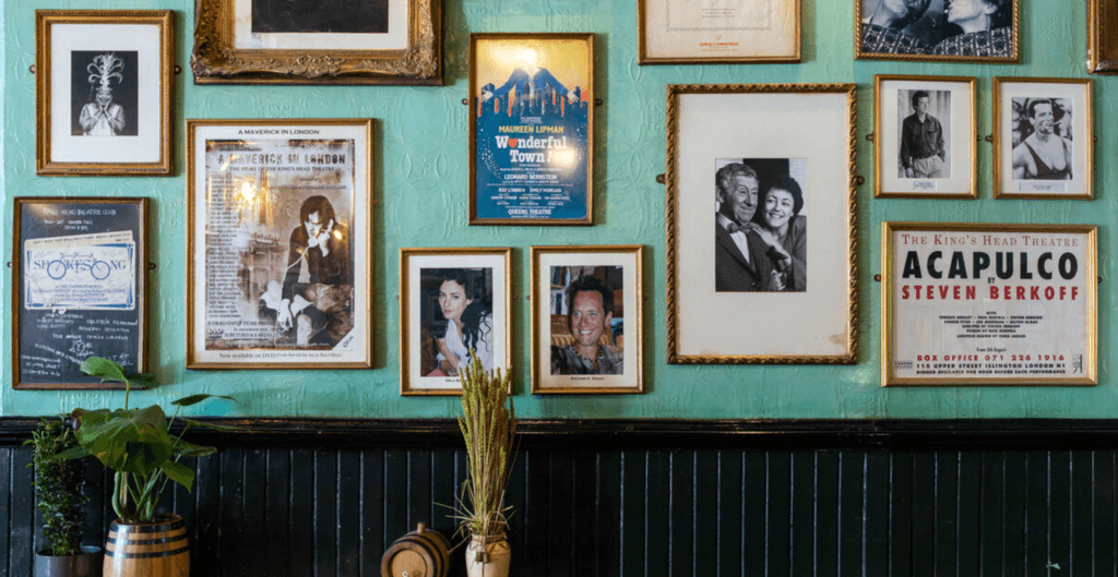 A stones throw from the Almeida Theatre The Kings Head Pub is Islingtons chosen watering hole of actors stagehands and...