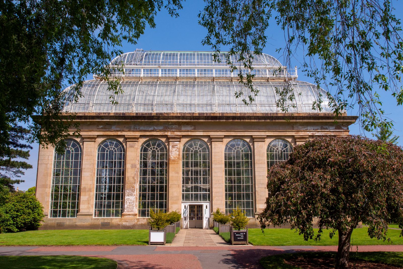 P81HB3 The Glasshouses at Edinburgh Botanic Gardens