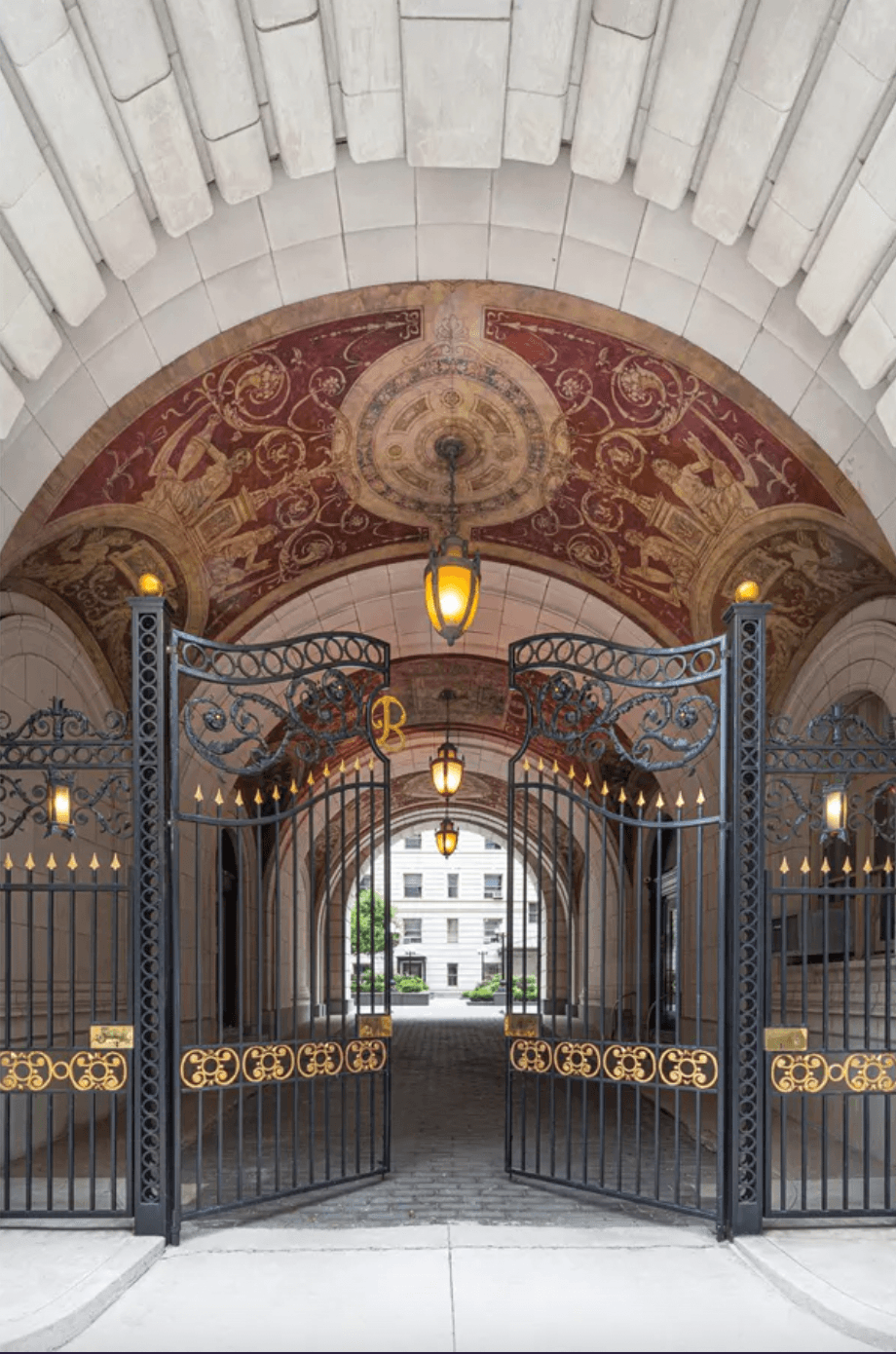 Only Murders in the Building An apartment in the reallife ‘Arconia is for sale