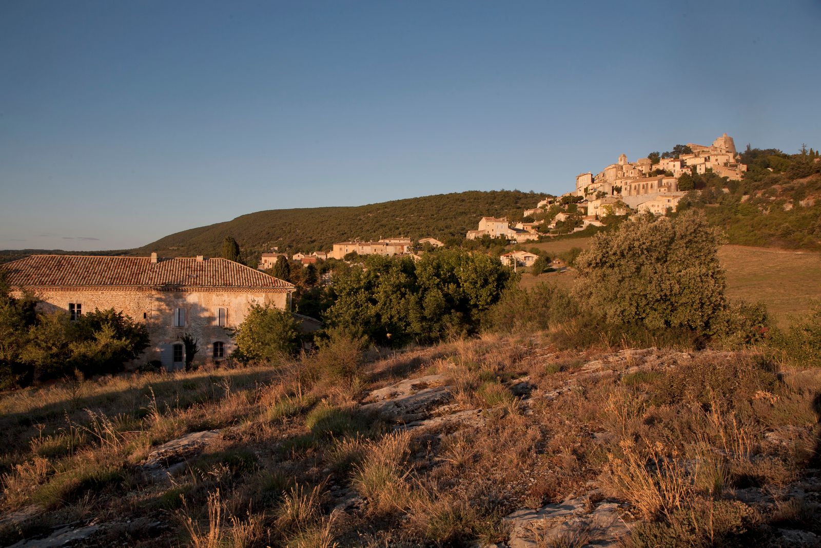 The village of Simianela Rotonde with La Gonette to the left