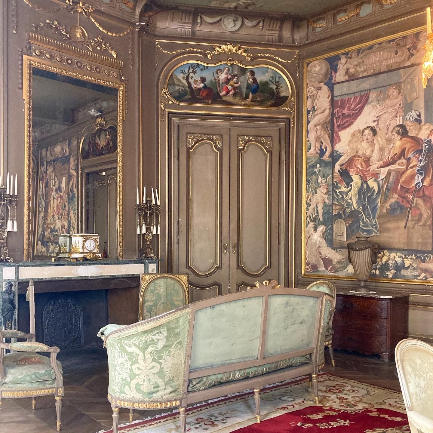 Gilt mouldings at Hotel dHane Steenhuyse in Ghent