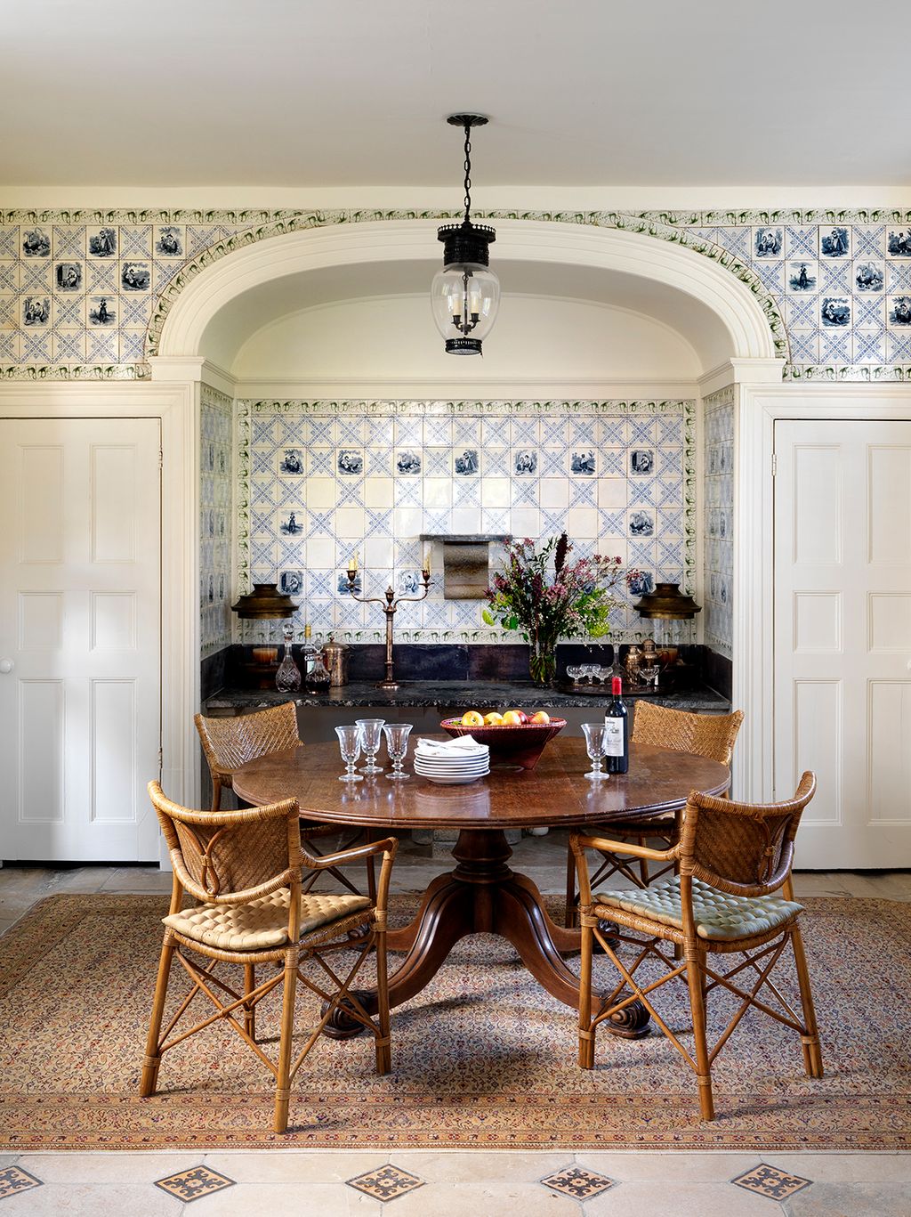 Though rather unconventional and arguably perhaps bigger than an alcove Henrietta von Stockhausen of VSP Interiors has...