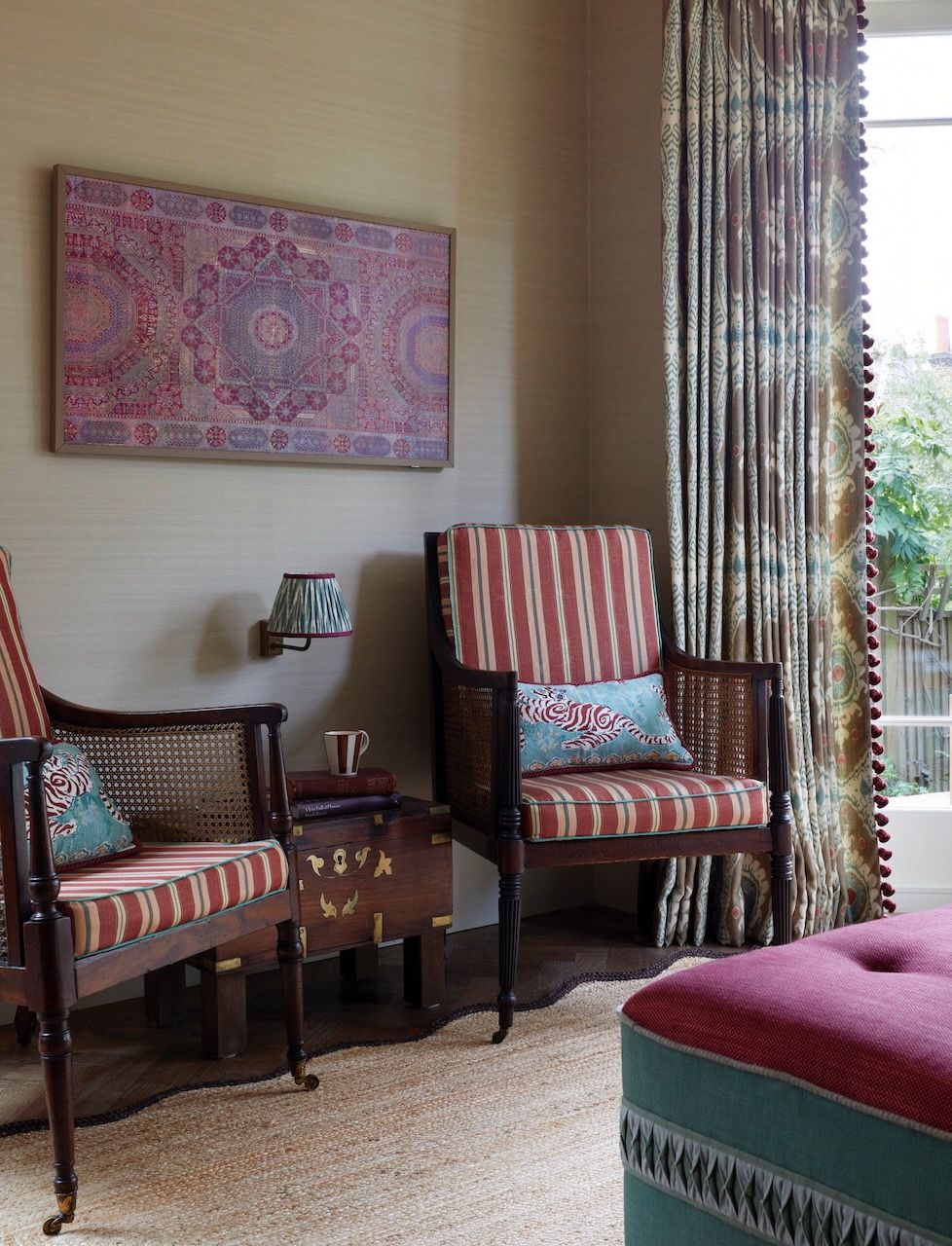 Above the chairs Laura has cleverly chosen a Samsung Frame TV to prevent having an unsightly black rectangle on the...