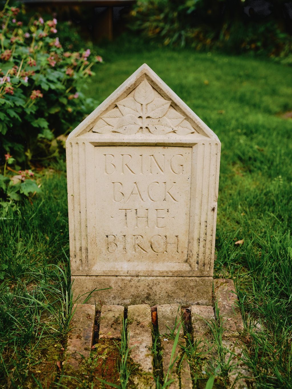 Image may contain Tomb and Gravestone