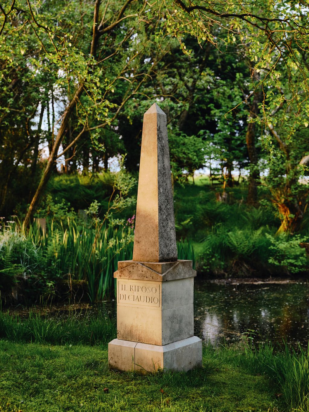 Image may contain Tomb and Gravestone