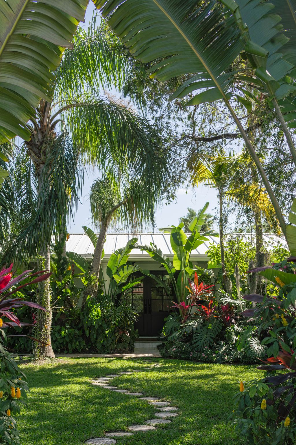 Image may contain Architecture Building Grass House Housing Plant Villa Garden Nature Outdoors and Summer