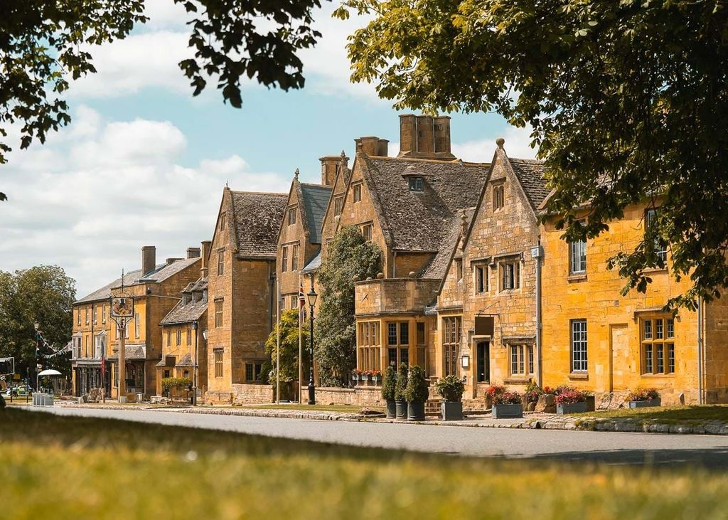 Image may contain Architecture Building Housing House Plant and Manor