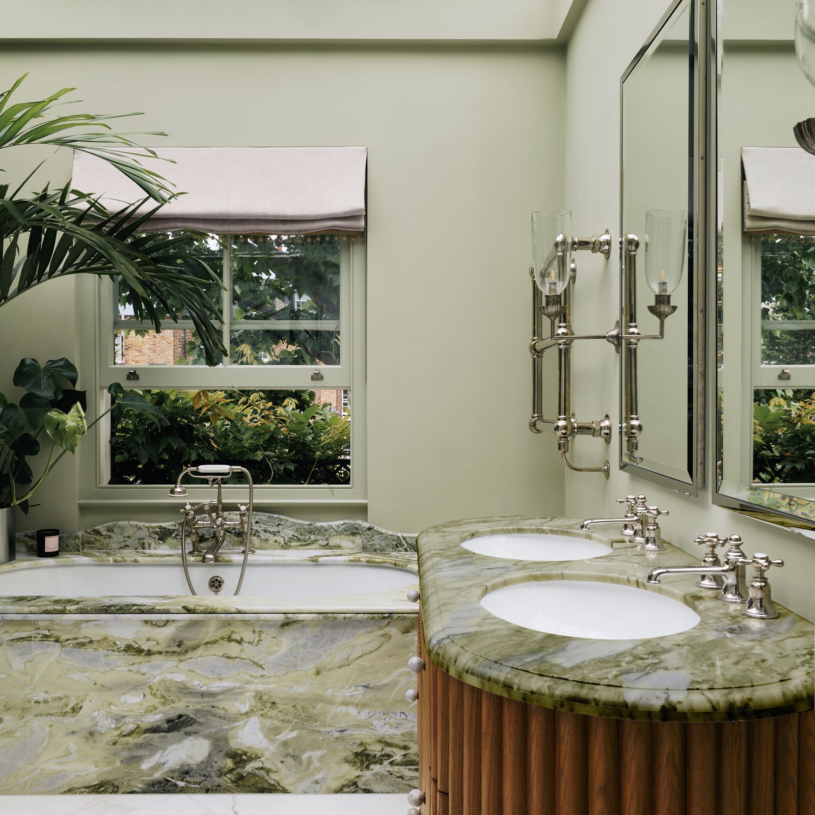 17 green bathrooms to spark creativity