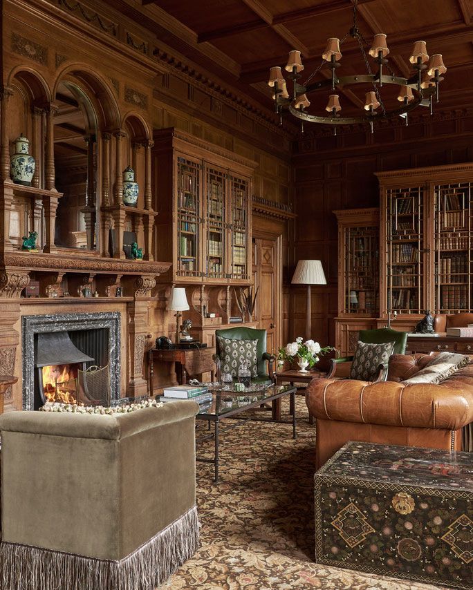 Lucinda Martin Interiors which specialises in the design of country houses has transformed this beautiful library by...