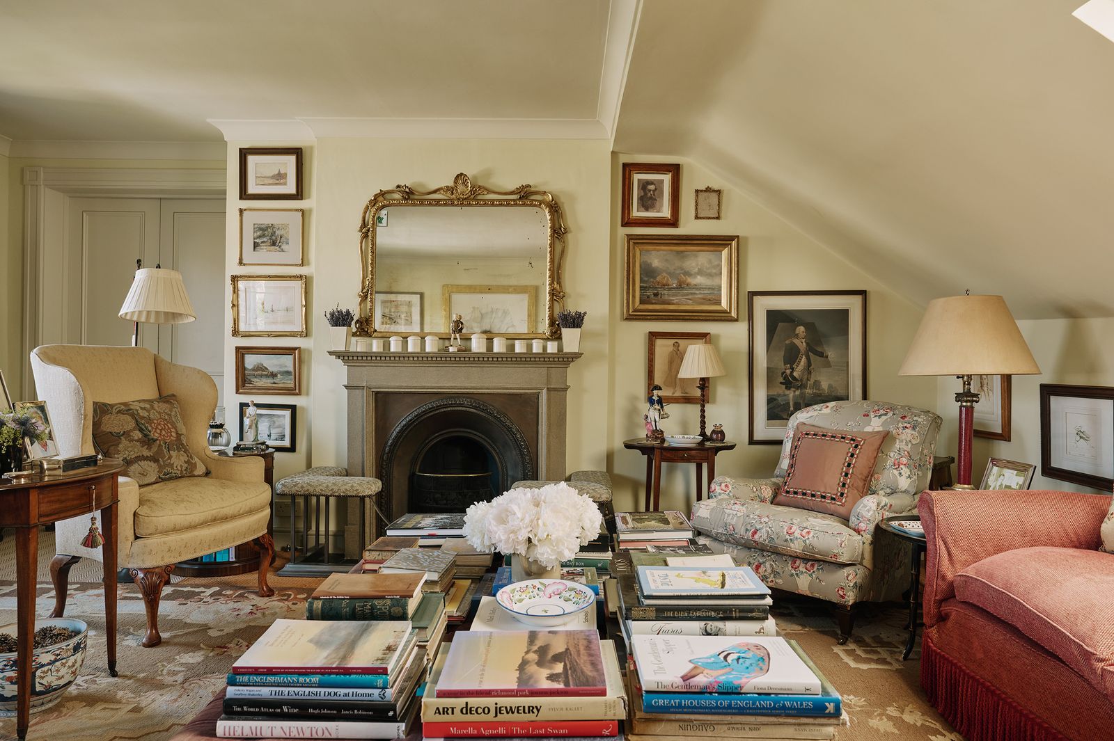 One of the most generous collections of coffee table books weve seen in the London home of decorator Cindy Leveson.