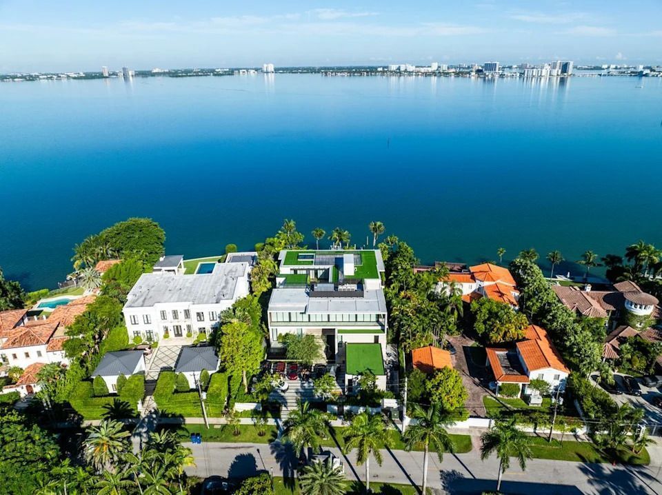 David and Victoria beckham own a USD 80 million waterfront mansion in Miami