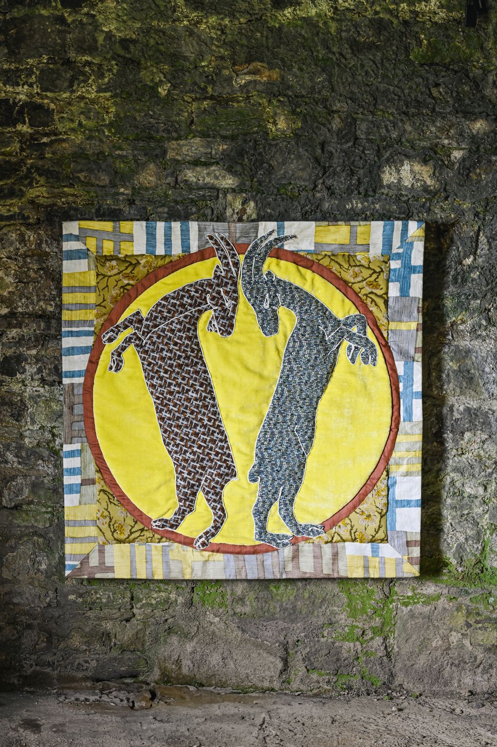 Border Topaz citrine ‘Monolith silk 82 Harlequin. Corners ‘Cherry Blossom cotton mix by Stefan Gabel 262 Zimmer Rohde....