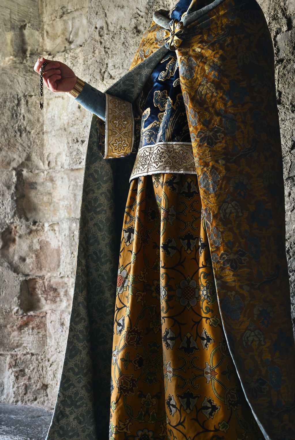 Cloak Ginger blue ‘Hoopoe wool mix 224 Gainsborough blue ‘Havisham cotton mix 154 Chelsea Textiles. Rosette Antique...